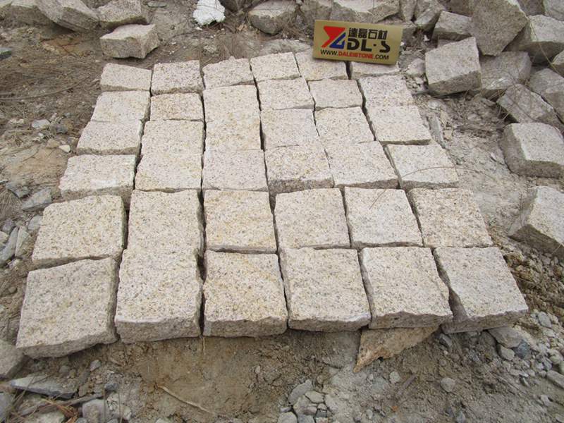 G682 Granite Yellow Natural Split Cobble Paving Pattern 