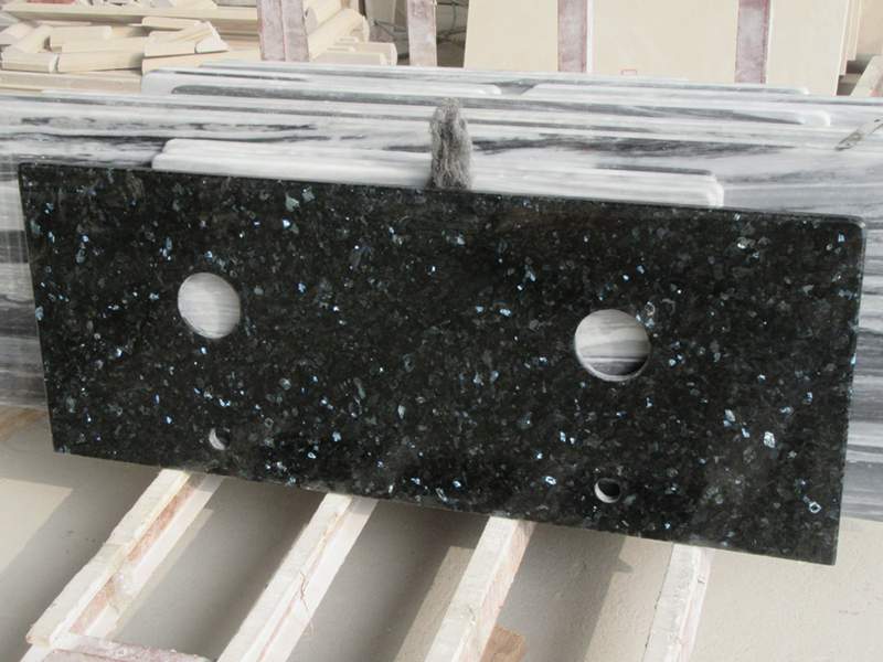 Polishing Emerald Green Pearl Cutting Granite Countertops