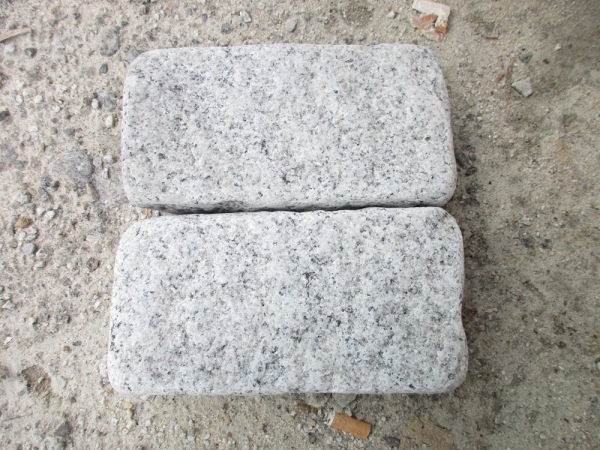 G601 White Granite Cobblestone Tumbled