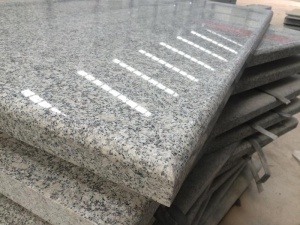 China Hubei New G602 Light Grey Granite Slabs Tiles