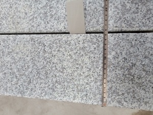 China G623 Grey Granite Exterior Walkway Kerbstone